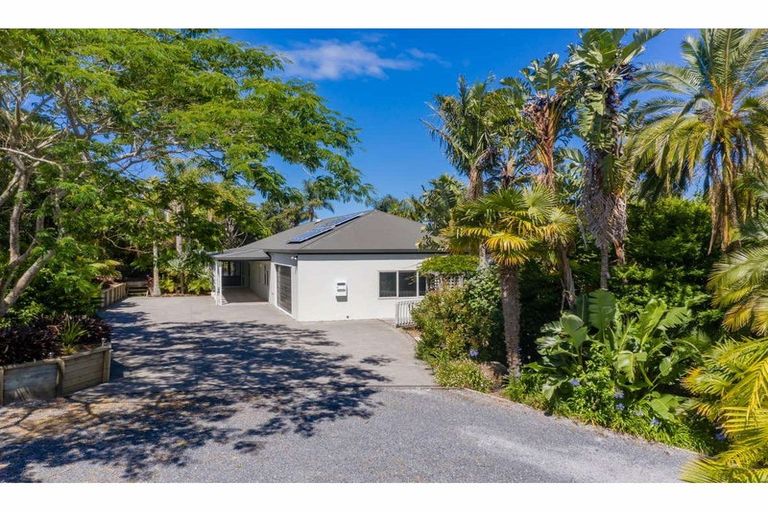 Photo of property in 33a Skudders Beach Road, Kerikeri, 0294