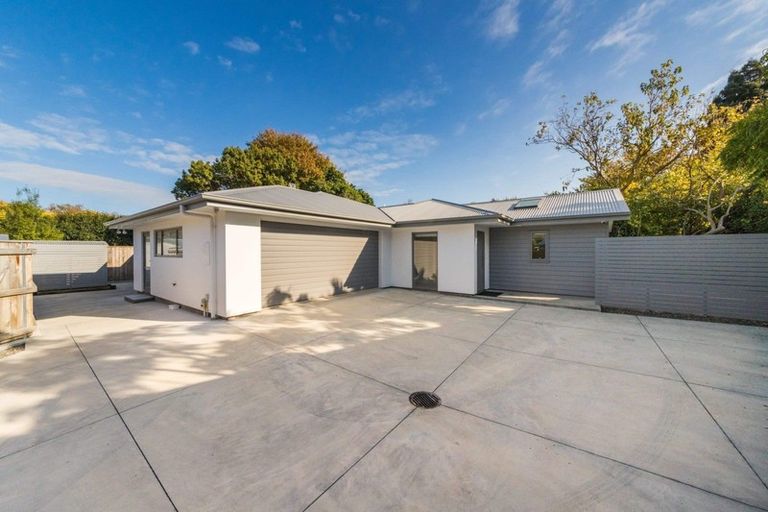 Photo of property in 5a Woodstock Place, Hokowhitu, Palmerston North, 4410