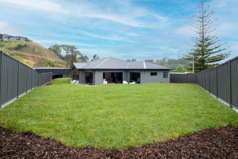 Photo of property in 63 Oak Road, Poraiti, Napier, 4112