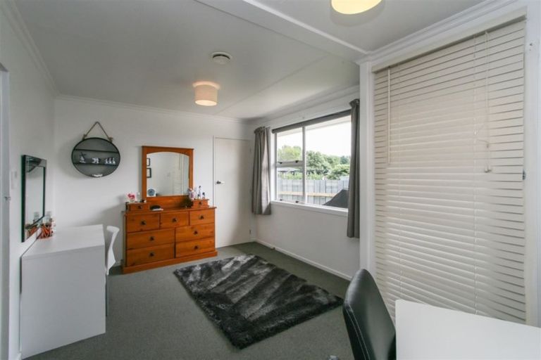 Photo of property in 3 Karaka Street, Inglewood, 4330