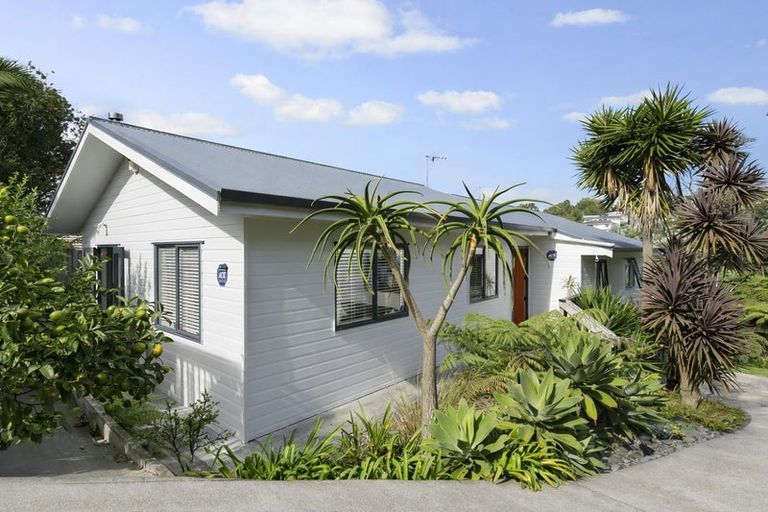 Photo of property in 17 Longview Rise, Massey, Auckland, 0614