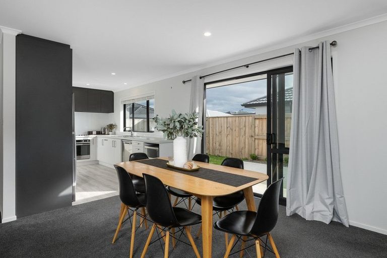 Photo of property in 17 Furlong Road, Papamoa, 3118