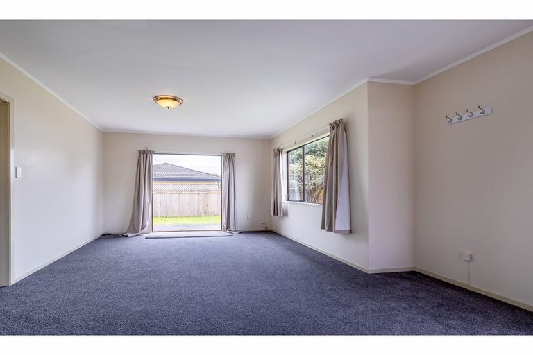 Photo of property in 3/54 Swanson Road, Henderson, Auckland, 0610