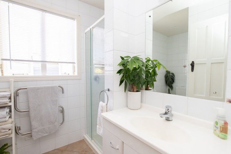 Photo of property in 11 Darlington Street, Ngatea, 3503