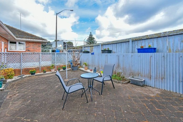 Photo of property in 2/24 Miles Avenue, Papatoetoe, Auckland, 2025