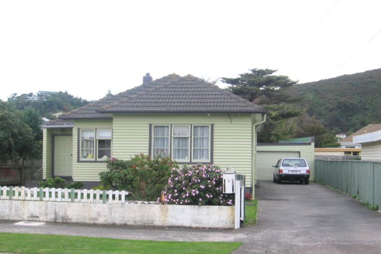 Photo of property in 6 Purser Grove, Fairfield, Lower Hutt, 5011