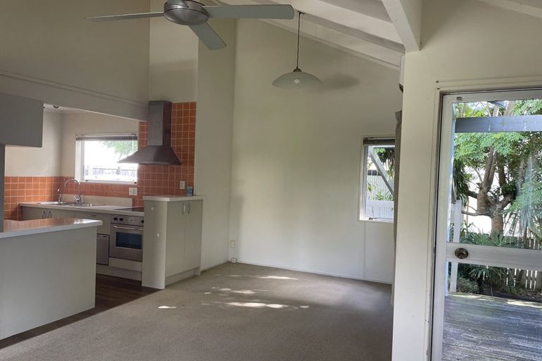 Photo of property in 1/10 Trident Place, Shelly Park, Auckland, 2014