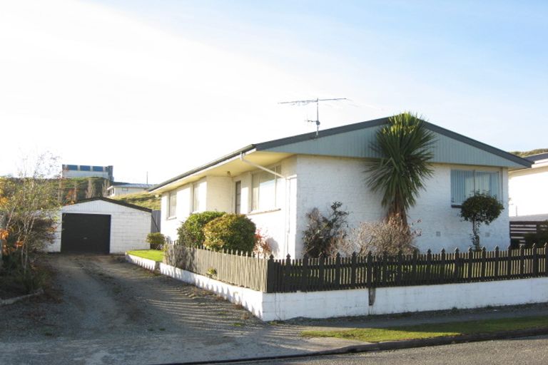 Photo of property in 75 Walker Crescent, East Gore, Gore, 9710