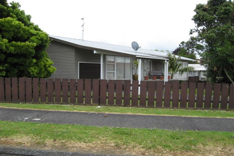 Photo of property in 17 Lindis Place, Mangere Bridge, Auckland, 2022