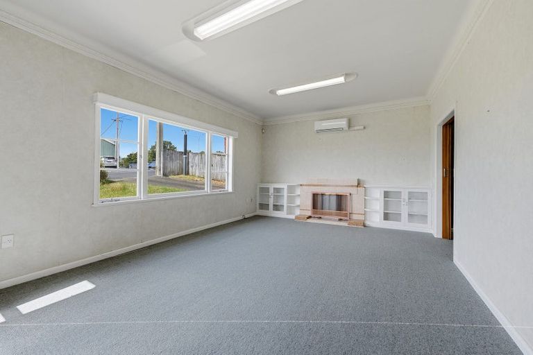 Photo of property in 24 Birkdale Road, Birkdale, Auckland, 0626