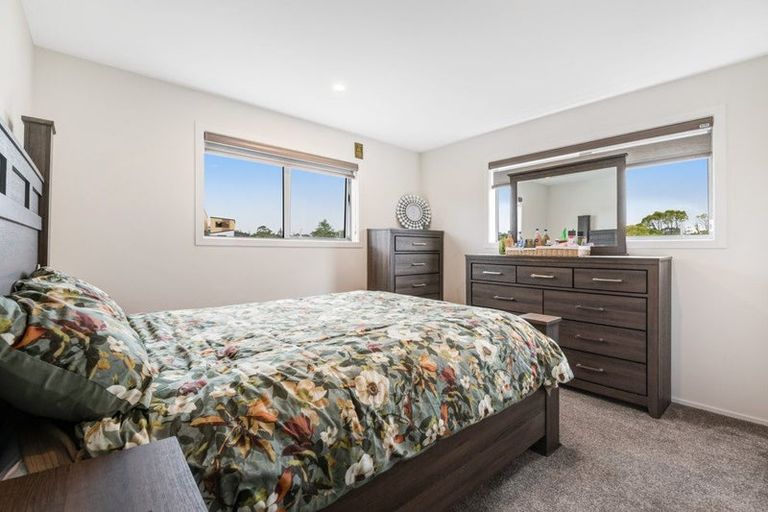 Photo of property in 30 Salamanca Road, Sunnynook, Auckland, 0620