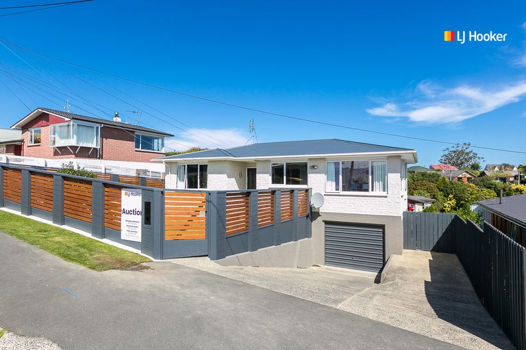 Photo of property in 132 Larnach Road, Waverley, Dunedin, 9013
