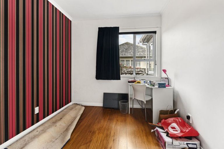 Photo of property in 37 Somerset Street, Brooklands, New Plymouth, 4310