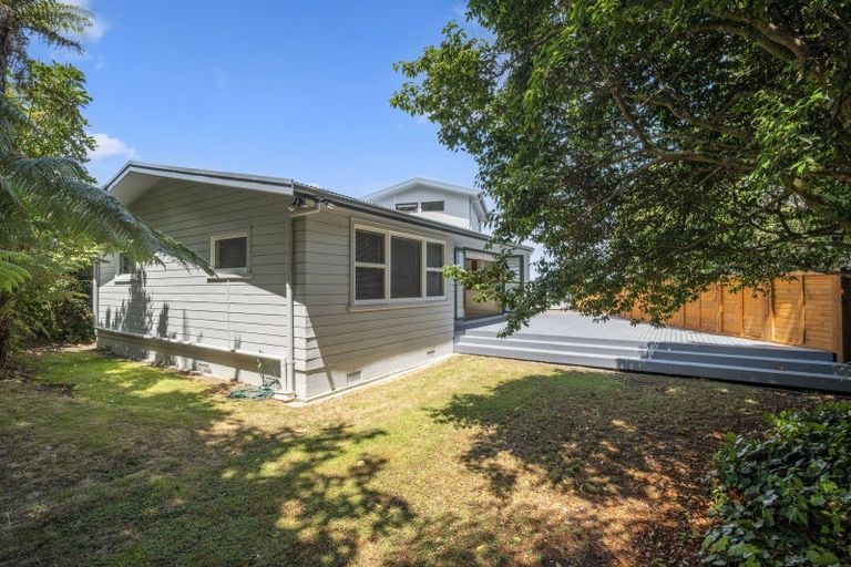 Photo of property in 20 Ingle Avenue, Waipahihi, Taupo, 3330