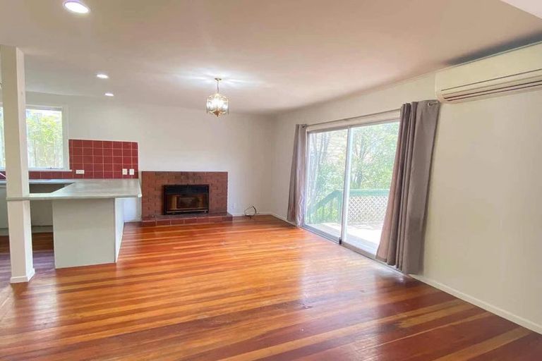 Photo of property in 34 Woodside Avenue, Northcote, Auckland, 0627