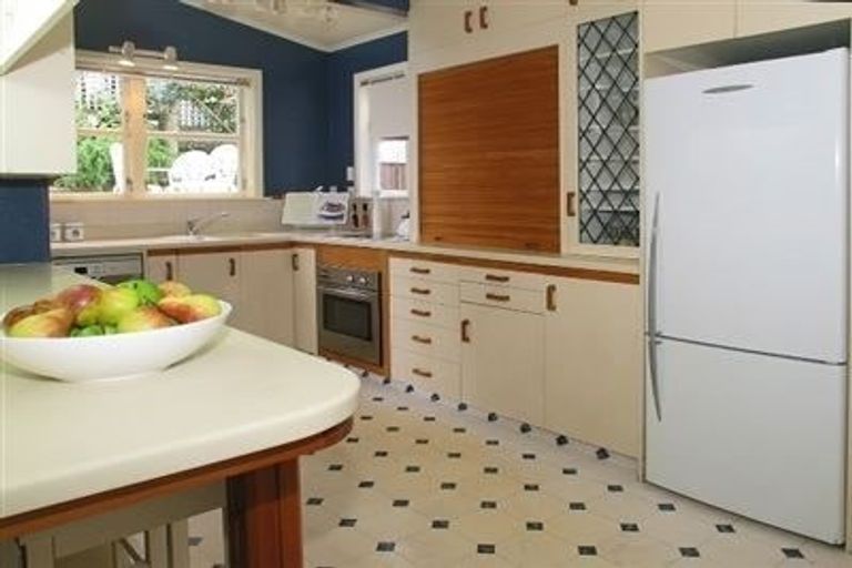 Photo of property in 19a Tawa Terrace, Tawa, Wellington, 5028