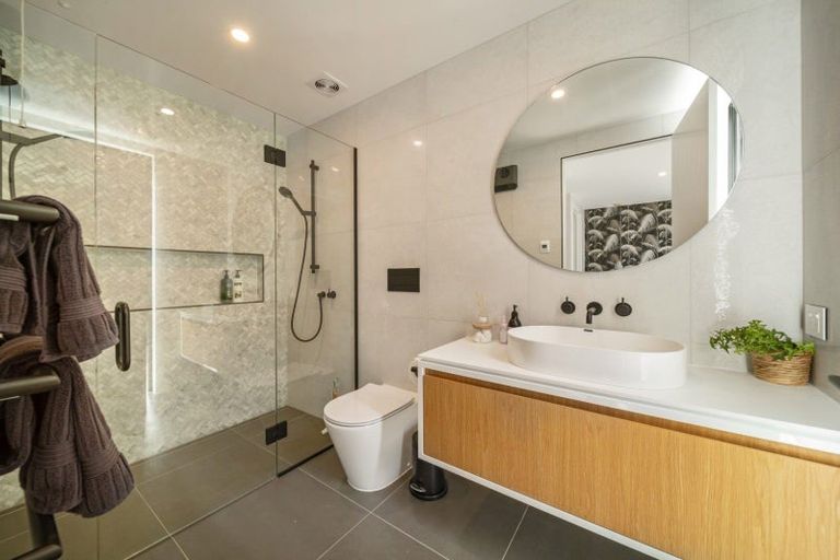 Photo of property in 17 Double Cone Road, Jacks Point, Queenstown, 9371