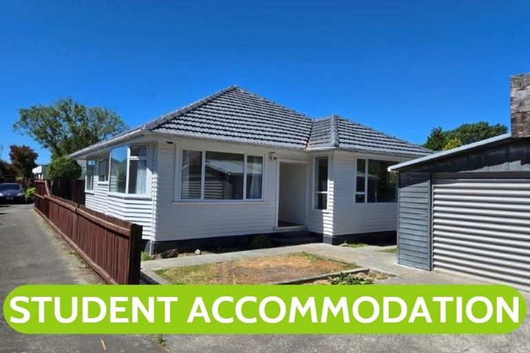 Photo of property in 2/102 Yaldhurst Road, Sockburn, Christchurch, 8042