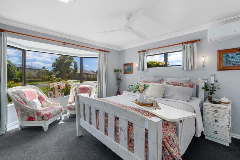 Photo of property in 70 Oteki Park Drive, Welcome Bay, Tauranga, 3112