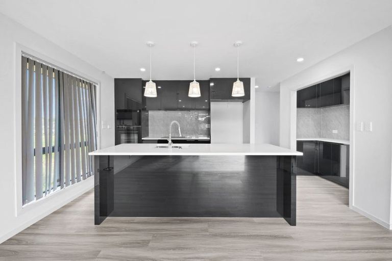 Photo of property in 14 Thomason Crescent, Pokeno, 2402