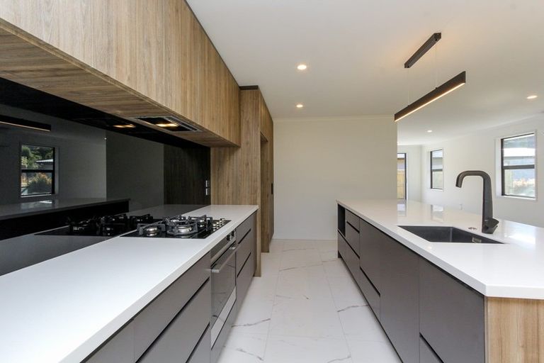 Photo of property in 5 Mackillop Way, Brooklands, New Plymouth, 4310