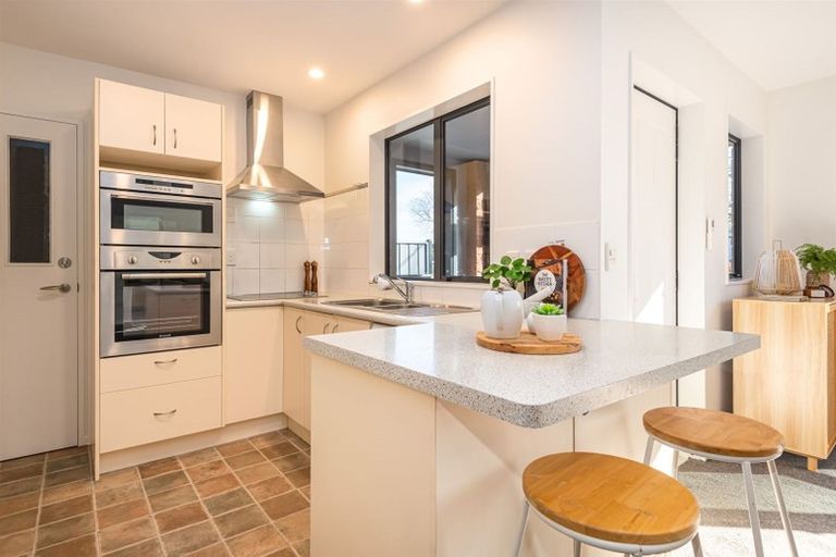 Photo of property in 112 Riverlaw Terrace, Saint Martins, Christchurch, 8022