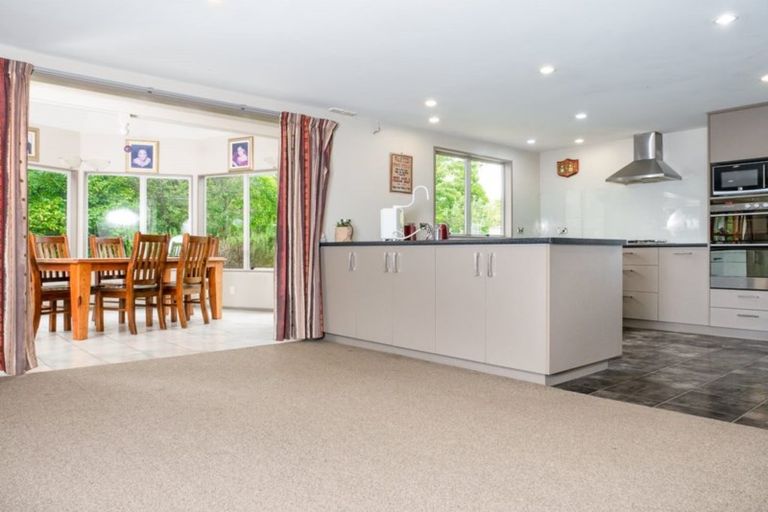 Photo of property in 14 Peakes Road, Saint Johns Hill, Whanganui, 4501