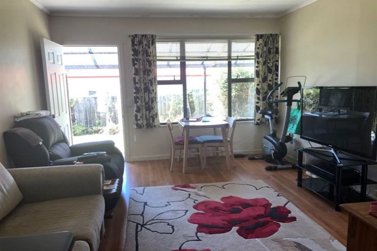 Photo of property in 1 Derwent Street, Morningside, Auckland, 1022