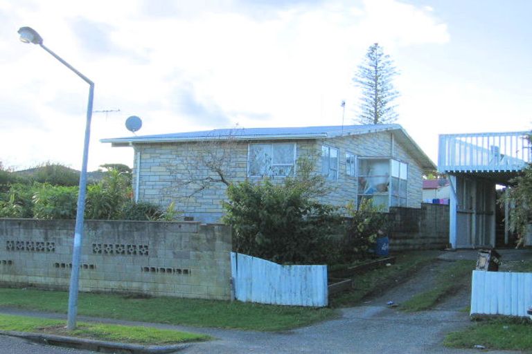 Photo of property in 4 Zelda Avenue, Clover Park, Auckland, 2023