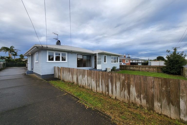Photo of property in 41 Hill Crescent, Papakura, 2110