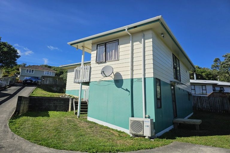 Photo of property in 34 Northumberland Street, Cannons Creek, Porirua, 5024
