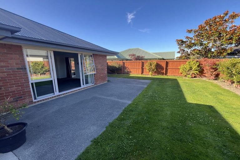 Photo of property in 11 Oakdene Place, Halswell, Christchurch, 8025