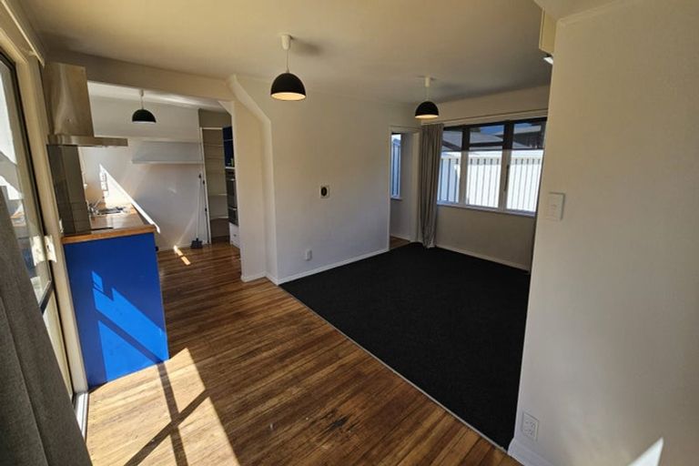 Photo of property in 10 Cook Street, Marfell, New Plymouth, 4310