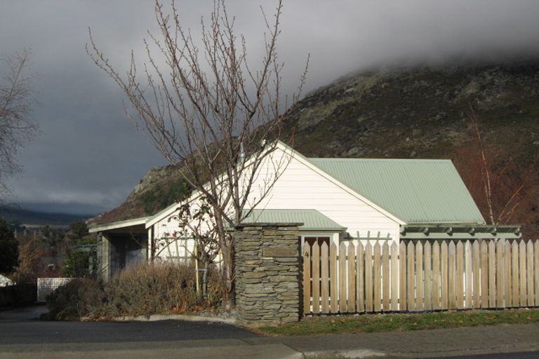 Photo of property in 4 Alta Place, Frankton, Queenstown, 9300