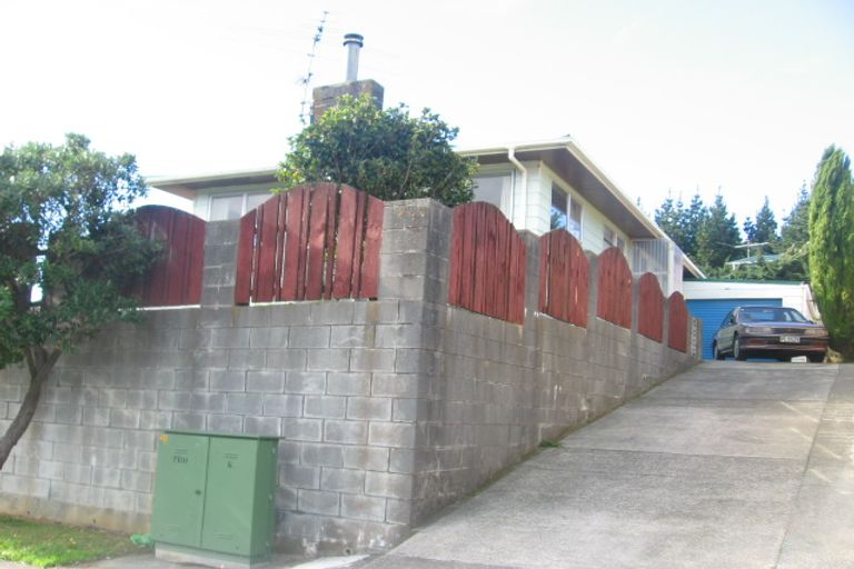 Photo of property in 14 Apple Terrace, Ranui, Porirua, 5024
