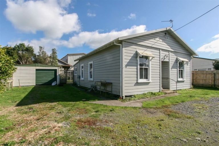 Photo of property in 24 Elliot Street, Inglewood, 4330