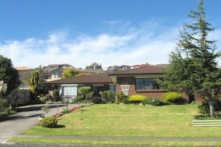 Photo of property in 64 Aberfeldy Avenue, Highland Park, Auckland, 2010