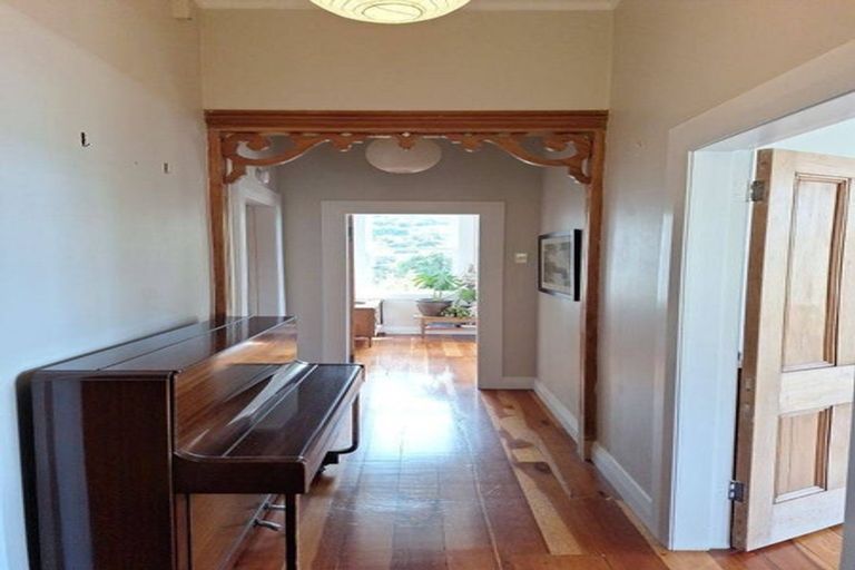 Photo of property in 24 Lincoln Street, Brooklyn, Wellington, 6021