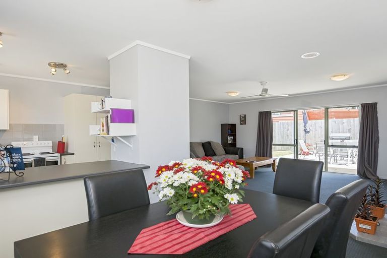 Photo of property in 8a Windsor Road, Bellevue, Tauranga, 3110