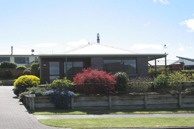 Photo of property in 21 Kinder Street, Acacia Bay, Taupo, 3330