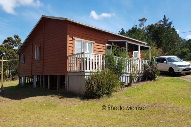 Photo of property in 74 Komiti Road, Tinopai, Matakohe, 0593