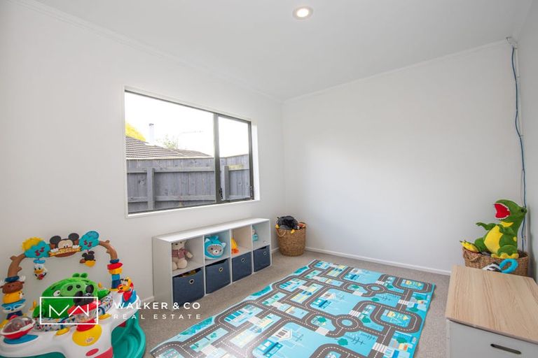 Photo of property in 2 Bathurst Street, Heretaunga, Upper Hutt, 5018