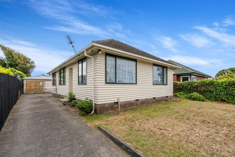 Photo of property in 77 Owles Terrace, New Brighton, Christchurch, 8061