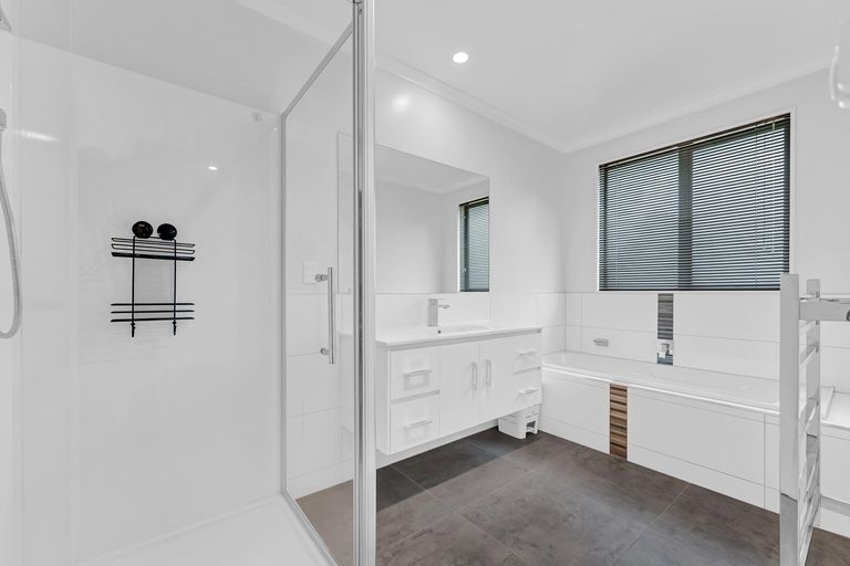 Photo of property in 1 Helenvale Crescent, Pokeno, 2402