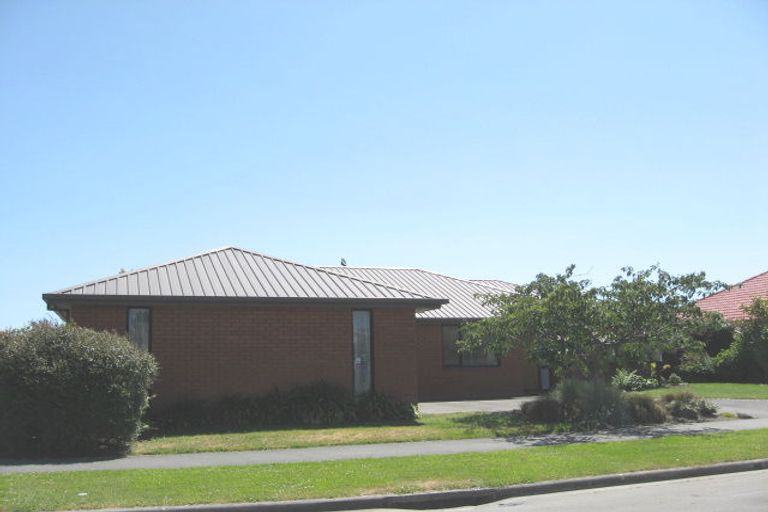 Photo of property in 14 Beauford Place, Parklands, Christchurch, 8083