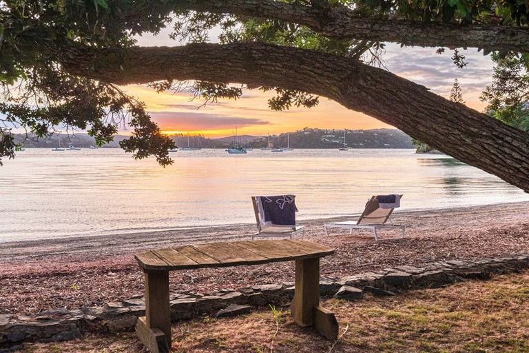 Photo of property in 6 Paine Brown Way, Russell, 0272