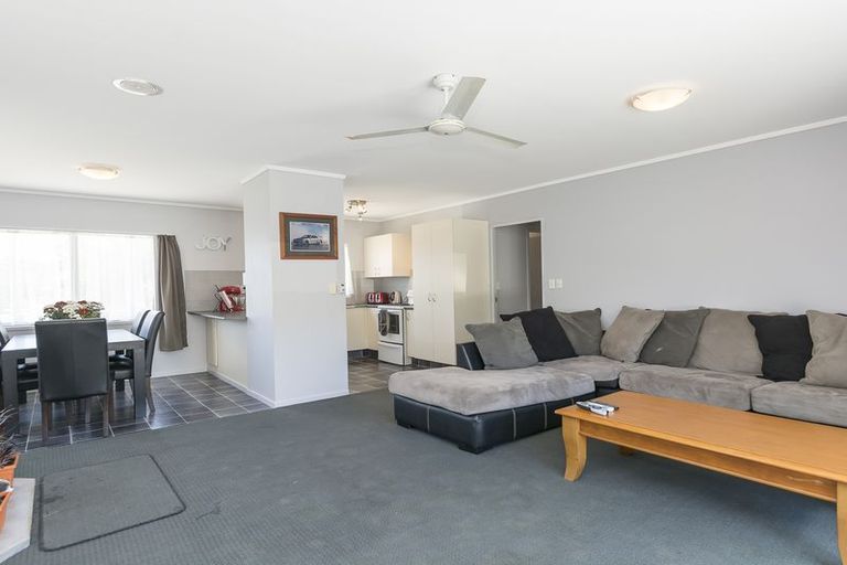 Photo of property in 8a Windsor Road, Bellevue, Tauranga, 3110
