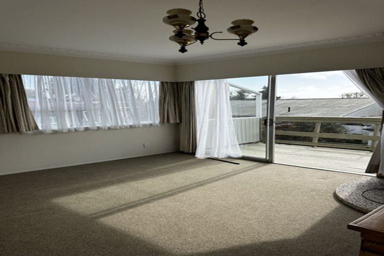 Photo of property in 12 Halberg Street, Papakura, 2110