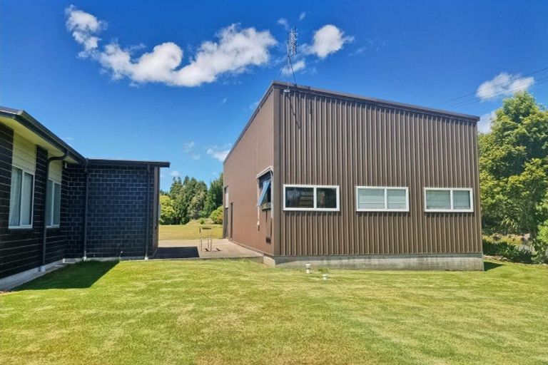 Photo of property in 1 Wilson Road, Urenui, 4375