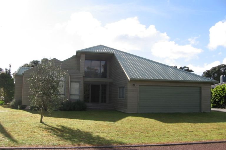 Photo of property in 21 Courtney Place, Pauanui, Hikuai, 3579